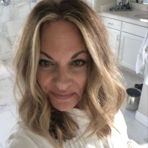 Meet your Posher, Christy